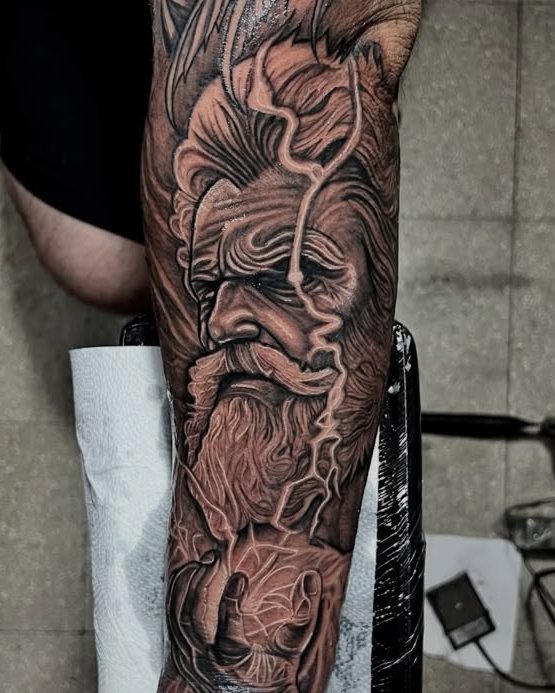 Zeus con rayos, manga griega en proceso
